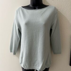 Halogen 100% Cashmere Sweater in Soft Green with Pearl Button on back size Large